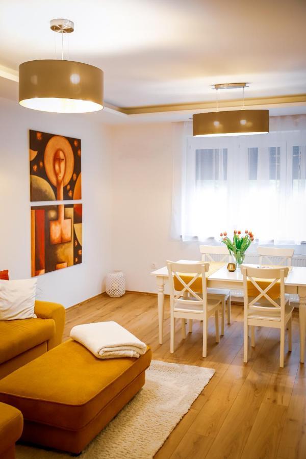 Cozy Apartment In The Downtown Γκιόρ Εξωτερικό φωτογραφία